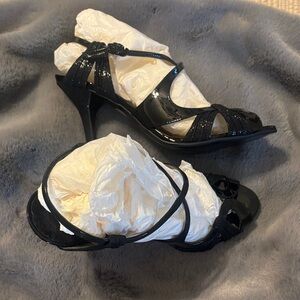 Source Unknown Black Patent Strappy Heel Sandals